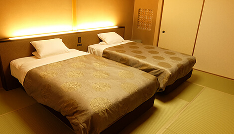 Twin Bedroom with Tatami